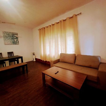 Strawberry Swing Homestay Guwahati Esterno foto