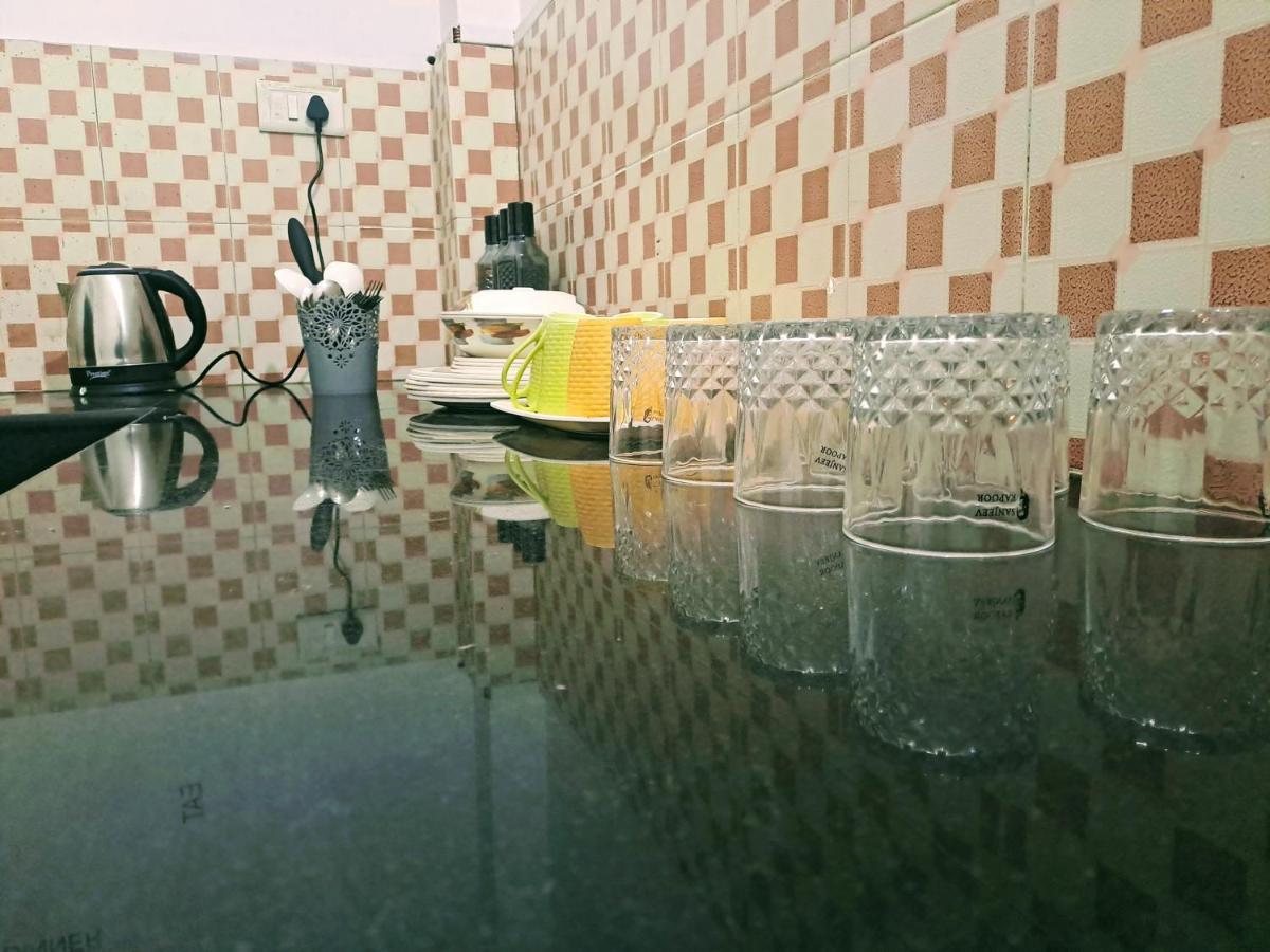Strawberry Swing Homestay Guwahati Esterno foto