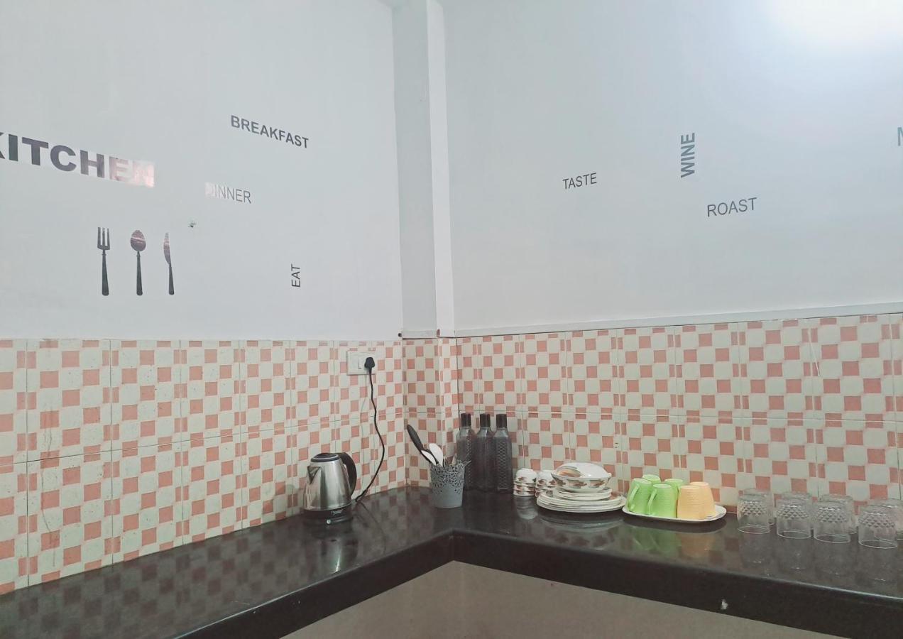 Strawberry Swing Homestay Guwahati Esterno foto