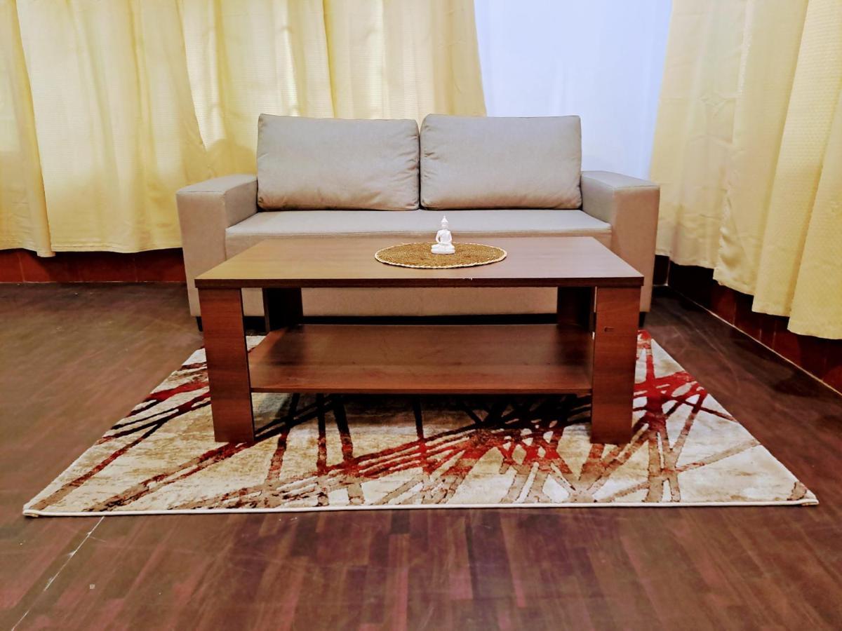 Strawberry Swing Homestay Guwahati Esterno foto
