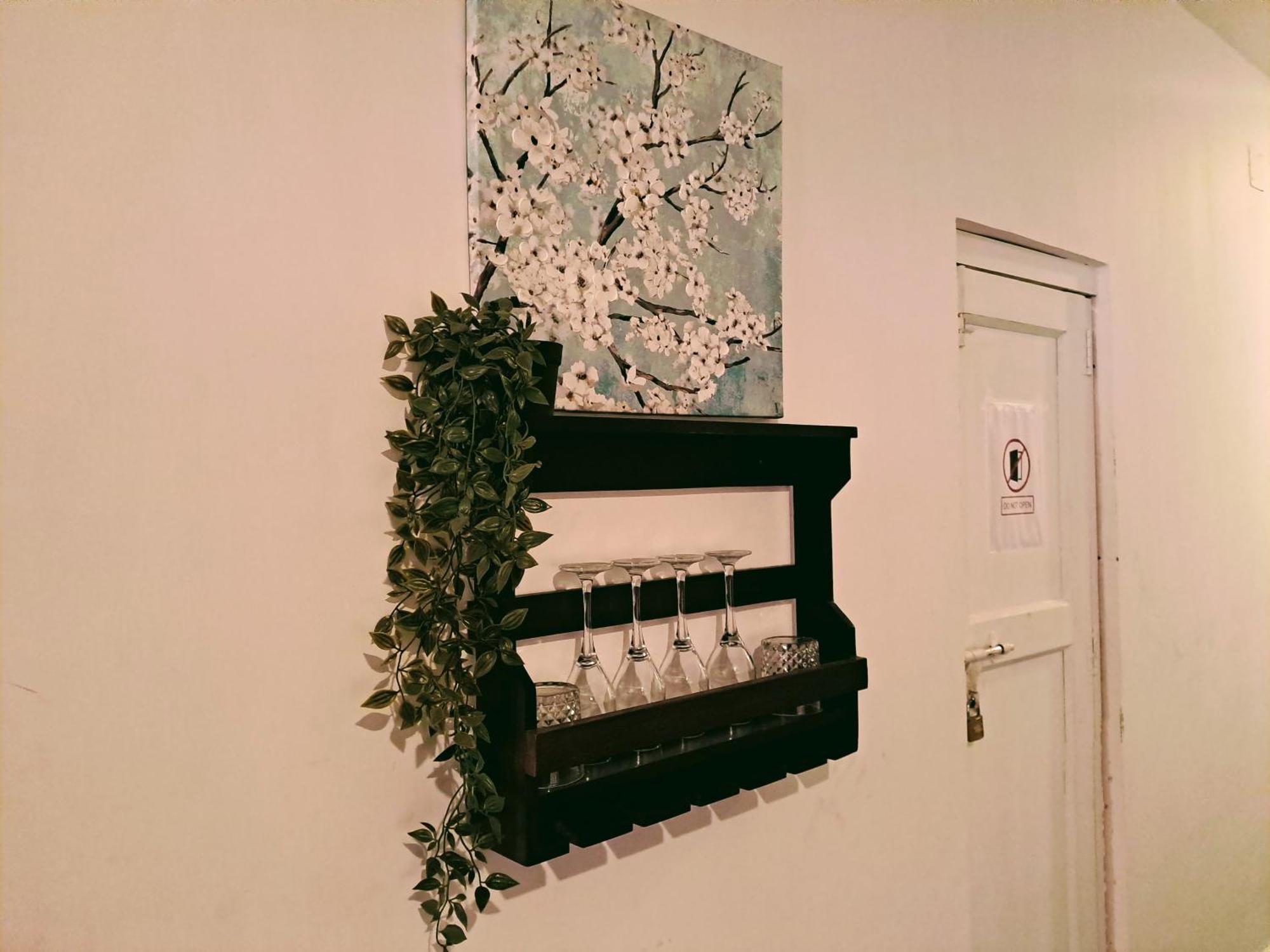 Strawberry Swing Homestay Guwahati Esterno foto