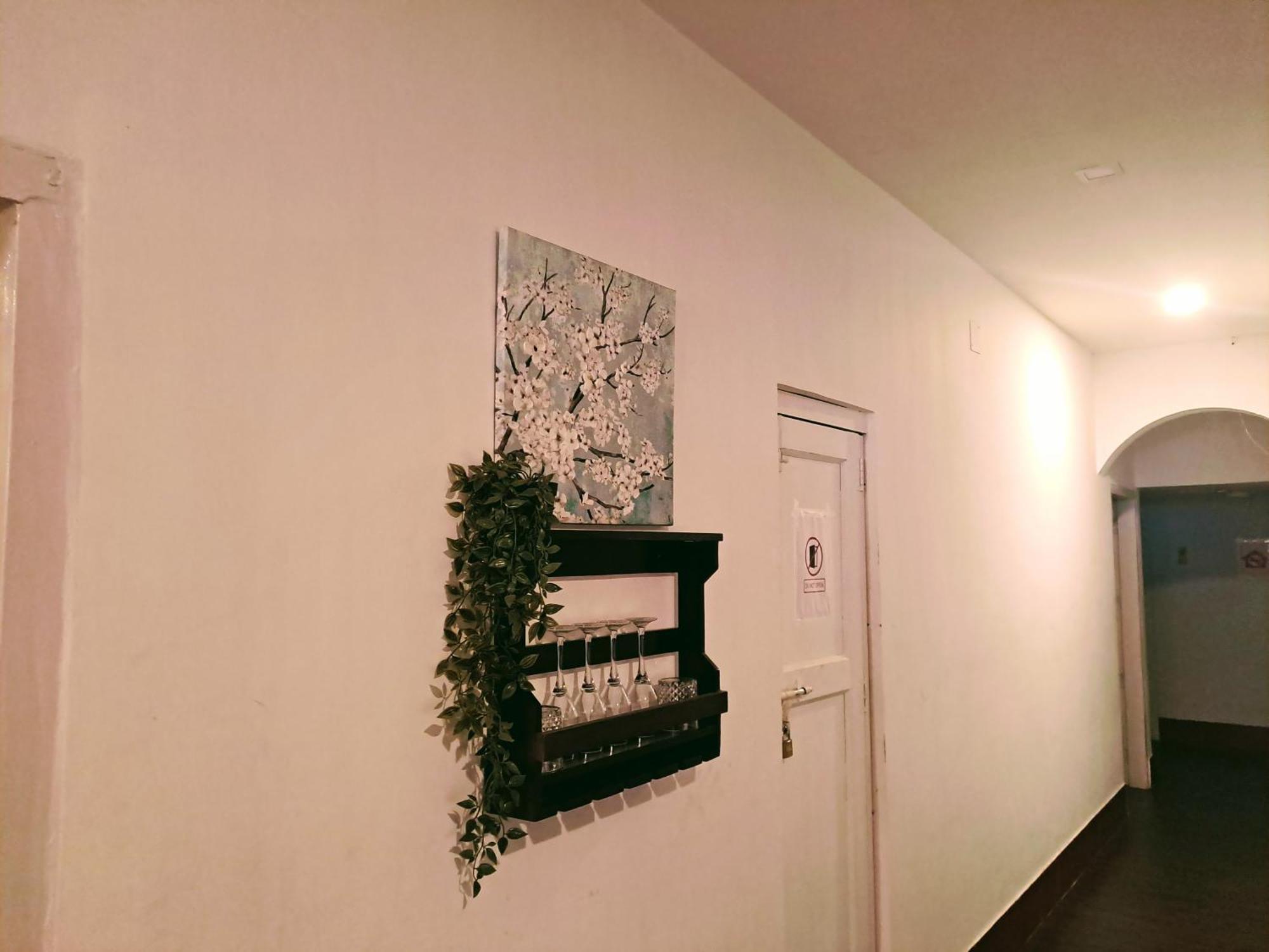 Strawberry Swing Homestay Guwahati Esterno foto